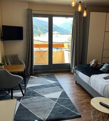 Studio aux pieds des montagnes