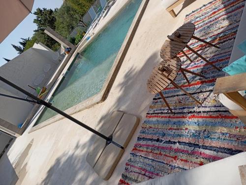 Studio avec piscine