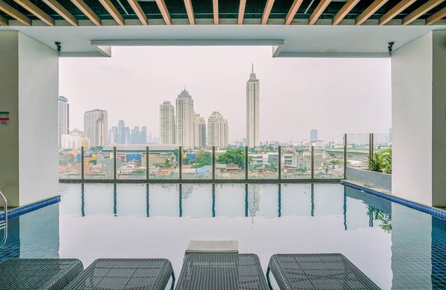 Studio Best Rate at Kebayoran Icon Apartment near Gandaria City