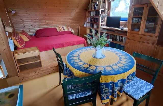 Estudio 'Nido de Pájaros' con terraza y jardín compartidos