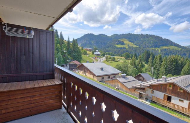 Studio cabine cosy à 1450m avec vue et balcon, proche téléski - FR-1-505-19