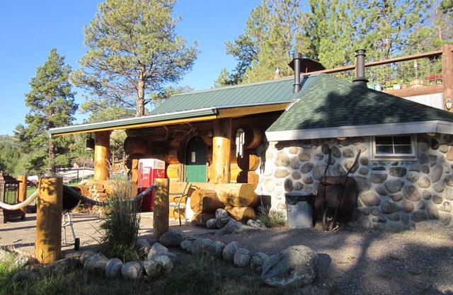 Pequeña cabina con Big Canyon Ferry Lake Views