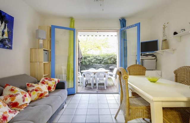 Studio cabine 4 pers. - à 300m des plages - terrasse et parking privé - FR-1-521-39