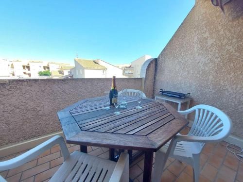 Studio Cabine avec Terrasse, Piscine et Parking Privé à Marseillan - FR-1-326-774