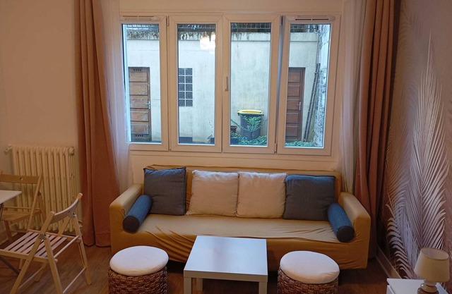 Studio Calme Sans vis à vis Rez-de-jardin vue Cours