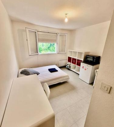 Studio Centré, Calme & Tout Equipé avec Parking Privé