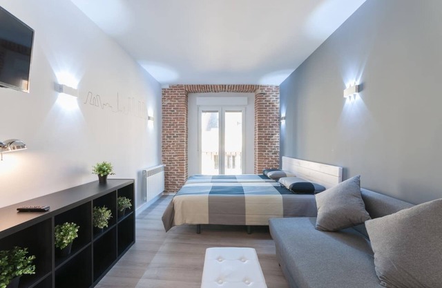 ****Studio Centre-La Latina-Sol-WiFi, A/C****