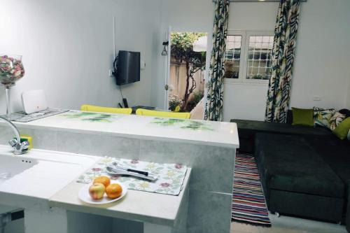 Studio, Cité la GAZELLE ,pas Jafar, quartier calme 10 min de l'aéroport près du Technopark