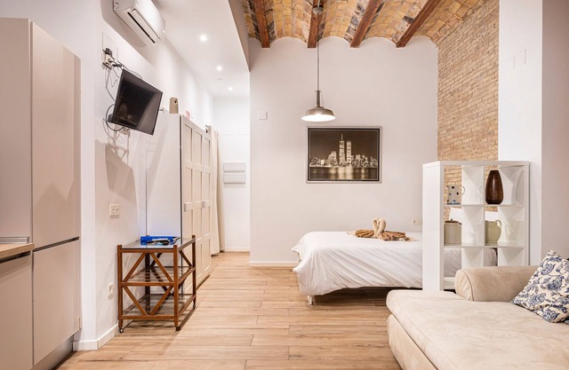 Estudio 'Ciudad Vieja' con terraza privada, Wi-Fi y aire acondicionado