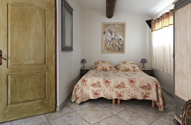 Studio-Classic-Ensuite with Shower