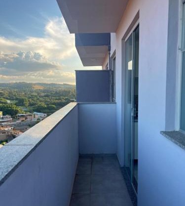 Studio completo com varanda e piscina