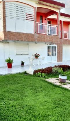 Studio confortable aux Abymes, 28 m², proche des plages.