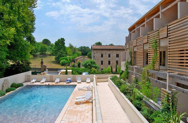 Estudio acogedor a barjac | Piscine extérieure + Proche Commerces et Restaurants