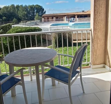 Studio cosy pour curistes avec terrasse, vue sur piscine