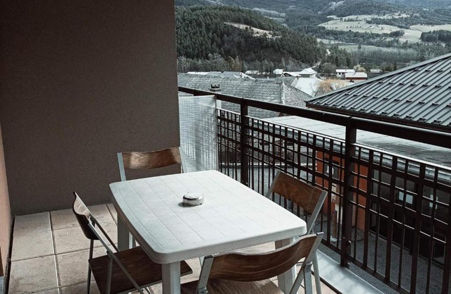 Studio cosy pour 4 personnes avec terrasse, piscine et parking - Résidence Château des Magnans, Jausiers - FR-1-165B-35