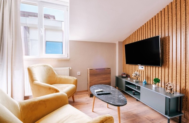 Studio Flat 2 min to Metro, Near Marmara Park