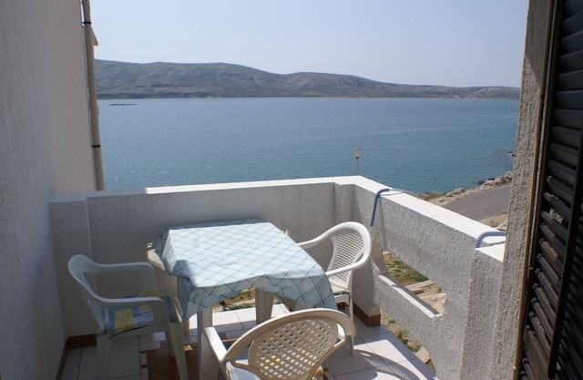 Apartamento-estudio en la playa Zubovici, Pag (AS-4065-a)