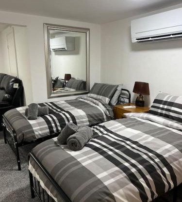 Studio Flat Twin - Town Centre