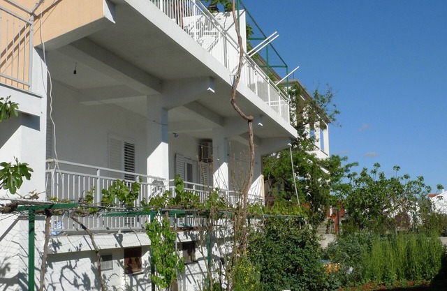 Apartamento-estudio con terraza y vista al mar Grebastica, Sibenik (AS-13978-a)
