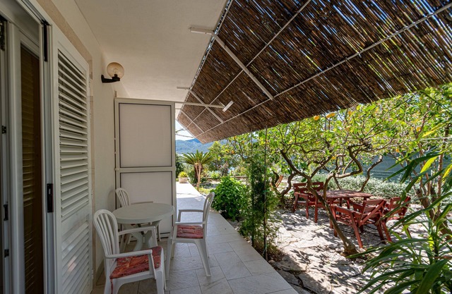Apartamento-estudio con terraza y vista al mar Viganj, Peljesac (AS-19391-b)