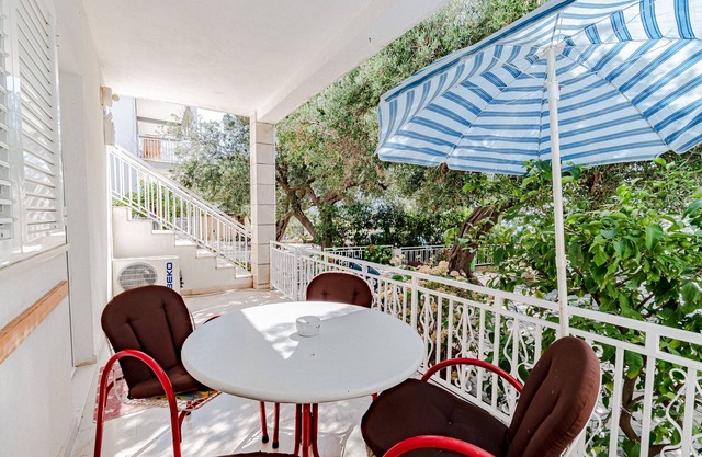 Apartamento-estudio con una terraza Orebic, Peljesac (AS-10185-a)