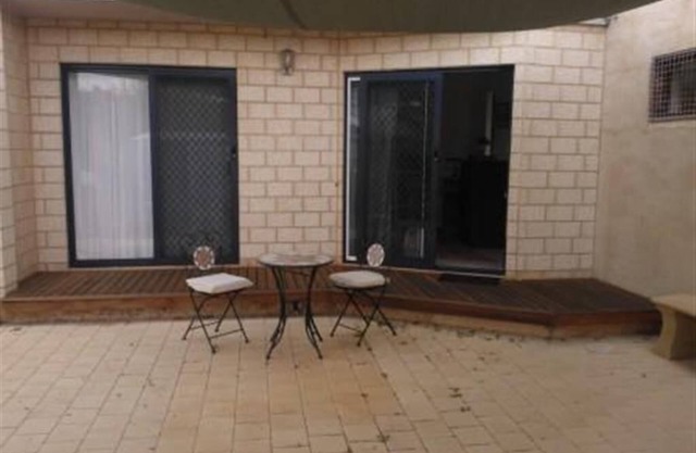 Studio for weekly rent or longer