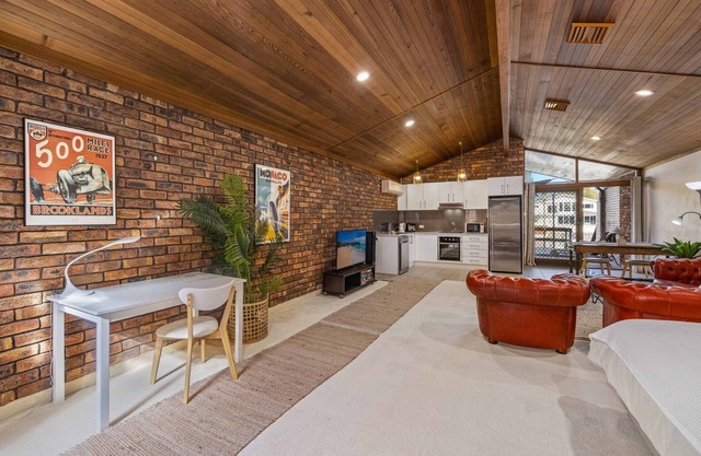 Studio Fran - Port Macquarie canals