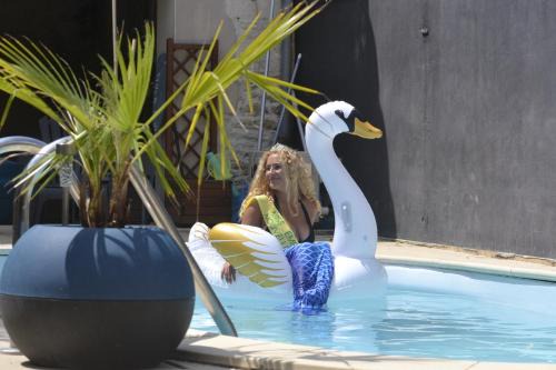 Studio Idéal pour 2 à 3 personnes avec une piscine dans la maison principale
