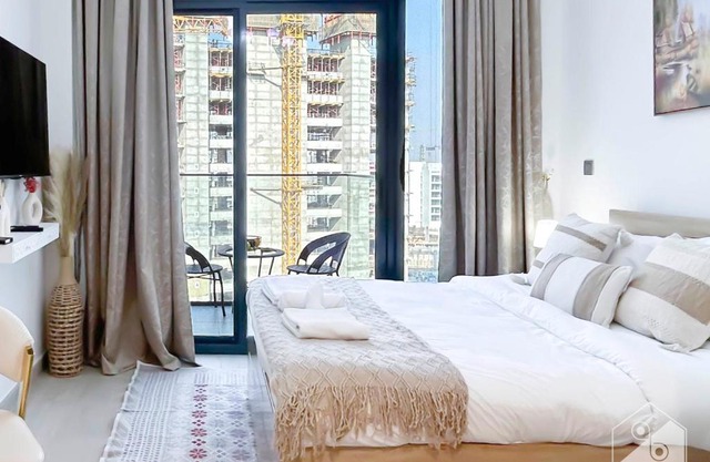 Studio in Azizi Riviera Comfort and Convenience