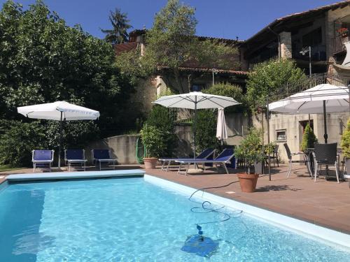 Studio in Bastia Mondovì with Pool and Winery