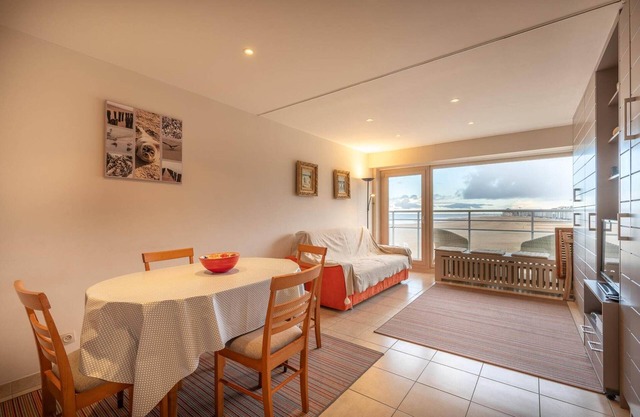 Estudio en Duinbergen con Vistas al Mar