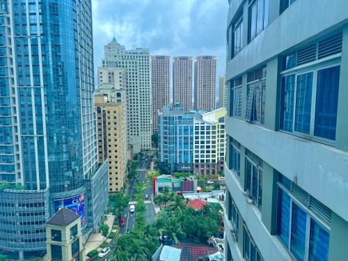 Studio in Eastwood City with Free Pool, Parking & Netflix