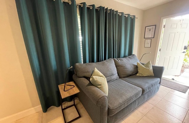 Studio in Fort Lauderdale w/FREE Parking,Kitchen,Wi-Fi - 8mins from FLL Airport