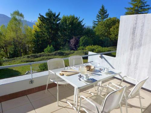 Studio Jeanne D'Arc Apt- B-11 by Interhome