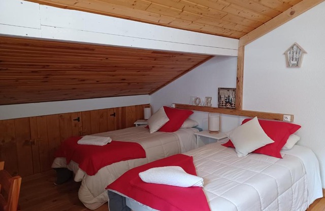 STUDIO L'ISERAN, et GARAGE pour motos et vélos, gare à 800m