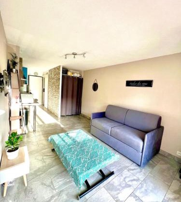 Studio le cosy, clim, Wi-Fi, terrasse, LGM parking