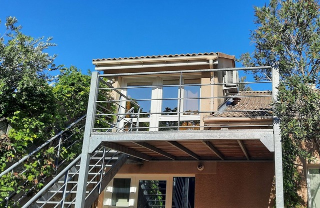 Charming Liberty studio, air-conditioned, with terrace and private parking