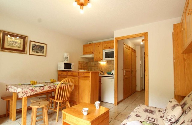 Studio lumineux avec terrasse sud. Serres-Chevalier, 4 personnes, équipements complets. - FR-1-330E-57
