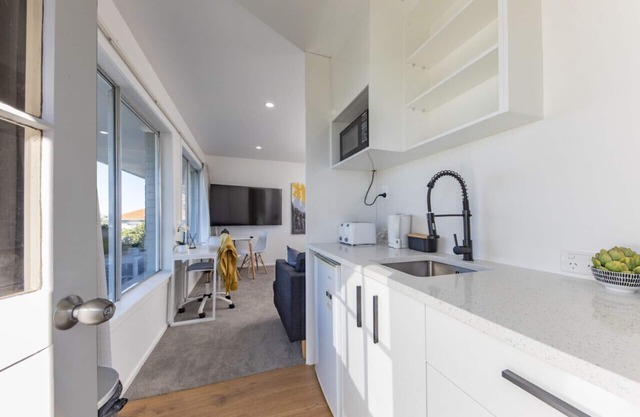 Studio Market Rd · Central Clean Stylish Self-Contained Studio