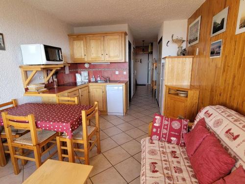 Studio Montagne 4 Pers. avec Balcon à Saint-Michel-de-Chaillol - FR-1-393-142