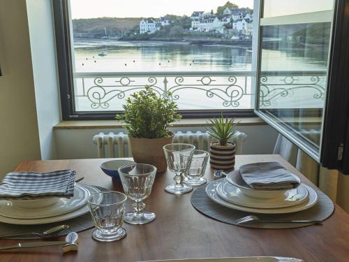 Studio moderne au cœur de Sauzon avec kitchenette et Wi-Fi - FR-1-418-227