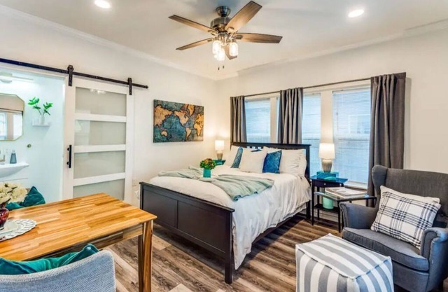 Studio near Dwntwn & Med Ctr w Great Natural Light