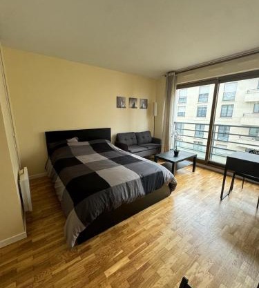 Studio neuf proche de Paris