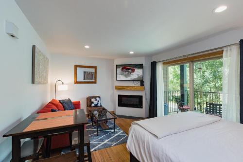 Studio Purgatory Townhome 104