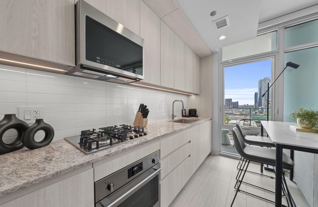 Studio Suite in Charming Steveston Village