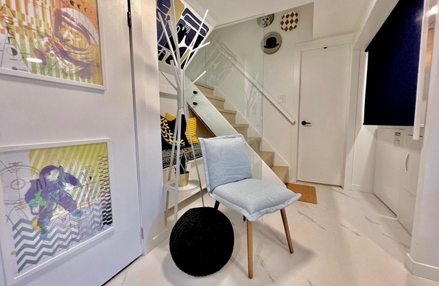 Studio Unit: Inexpensive with full kitchen, separate bathroom and washer/dryer