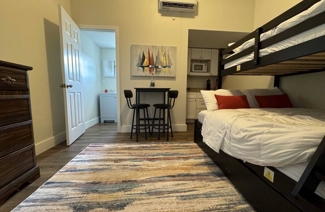 Studio Unit Minutes to North Wildwood! Sleeps 3!