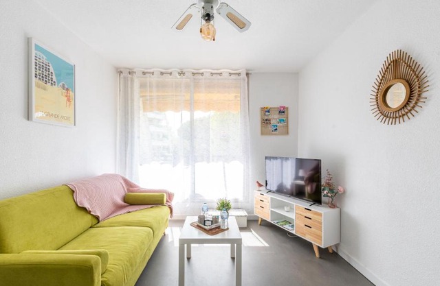 Studio Vasco/confortable/lumineux/parking privé