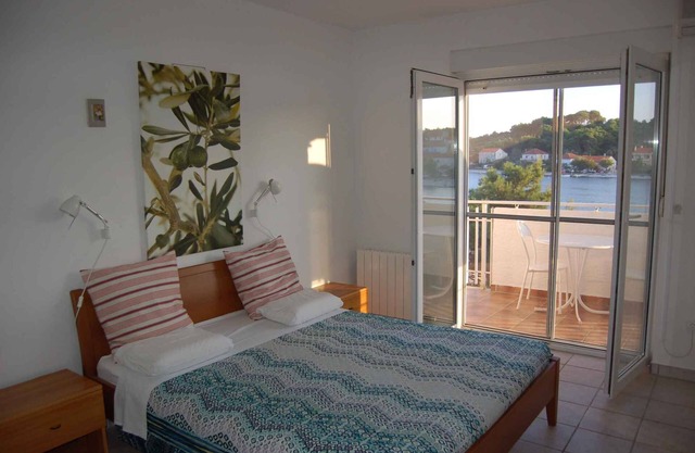 Apartamento vacacional con aire acondicionado, Internet y vistas al mar