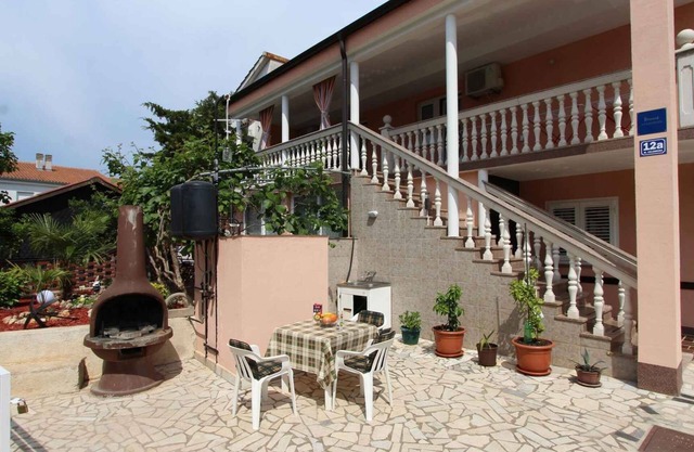Apartamento vacacional con terraza y aire acondicionado